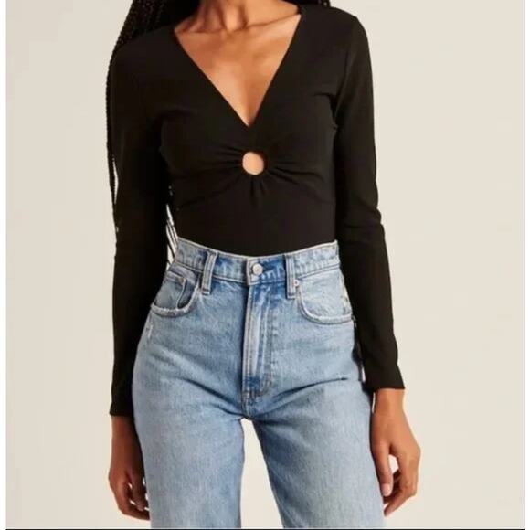Abercrombie & Fitch Tops - Abercrombie & Fitch Long Sleeve O-Ring V-Neck Blouse Top Black